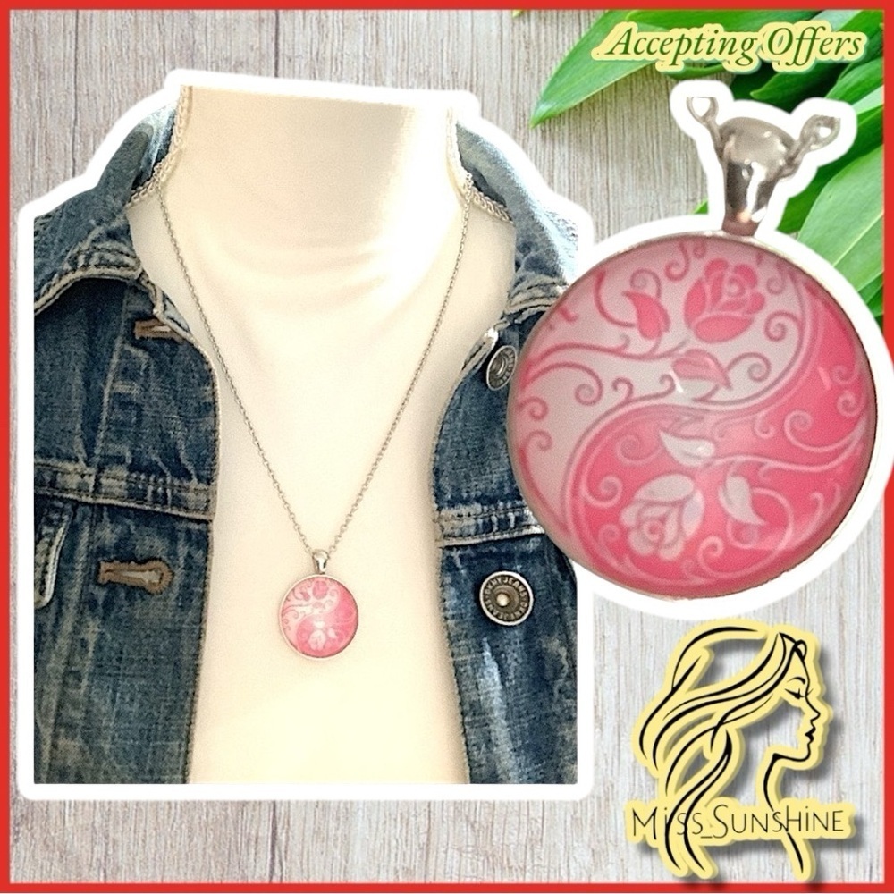 Boutique NEW - pink white ying yang rose cabochon necklace